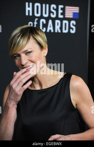 LOS ANGELES, CA - le 13 février 2014 : Robin Wright à la saison deux de sa première série de Netflix 'château de cartes' à la Directors Guild Theatre. Banque D'Images