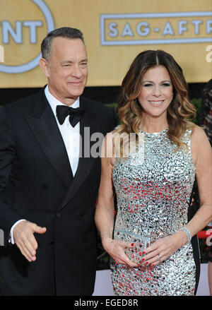 LOS ANGELES, CA - le 18 janvier 2014 : Tom Hanks et Rita Wilson lors de la 20e assemblée annuelle des Screen Actors Guild Awards au Shrine Auditorium. Banque D'Images