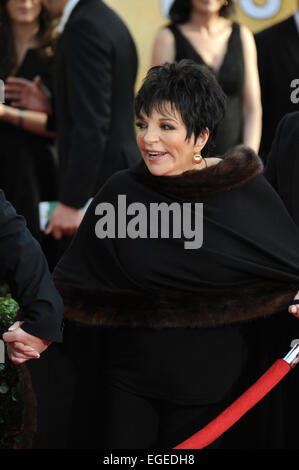 LOS ANGELES, CA - le 18 janvier 2014 : Liza Minnelli lors de la 20e assemblée annuelle des Screen Actors Guild Awards au Shrine Auditorium. Banque D'Images