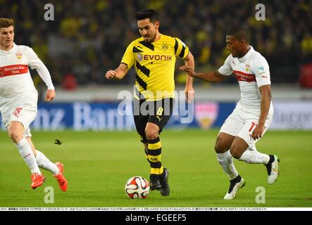 Stuttgart, Allemagne. Feb 20, 2015. Ilkay Gundogan (Dortmund) Football/soccer : match de Bundesliga entre le VfB Stuttgart 2-3 Borussia Dortmund au Mercedes-Benz Arena de Stuttgart en Allemagne . © Takamoto Tokuhara/AFLO/Alamy Live News Banque D'Images