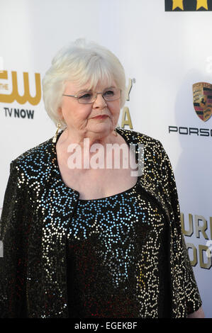 LOS ANGELES, CA - le 16 janvier 2014 : June Squibb au 19e Congrès annuel Critics' Choice Awards au Barker Hangar, Santa Monica Airport. Banque D'Images