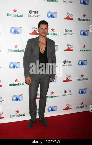 OK ! Pré-TV parti prix honorant les nominés Emmy, les présentateurs et les tapis donnant lieu au Sofitel Los Angeles - Arrivées en vedette : Gleb Savchenko Où : Los Angeles, California, United States Quand : 21 août 2014 Banque D'Images