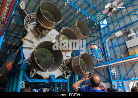 Brûleurs fusée Apollo sur le navire de l'espace sur l'écran au Centre spatial Kennedy, à Cap Canaveral, Floride, USA Banque D'Images