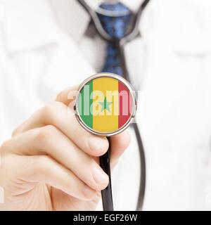Drapeau national sur la série conceptuelle stéthoscope - République du Sénégal Banque D'Images