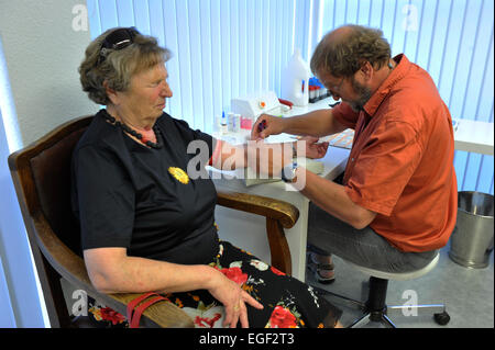 Projet pilote dans le domaine de la santé doivent être le médecin de famille ou d'un devenir, la volonté de la politique. Pour le patient c'est le premier point de con Banque D'Images