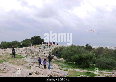 Grèce Athènes avec des cerfs-volants sur la colline Filopappou sur Nettoyer le lundi Banque D'Images