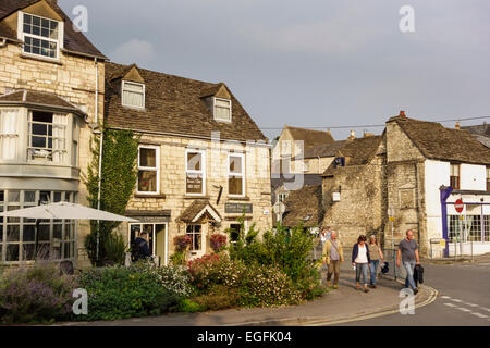 Vieux bâtiments en pierre de Cotswold Nailsworth, Gloucestershire, Royaume-Uni Banque D'Images