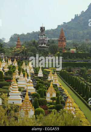 Parc français modèle en Thaïlande à Pattaya dans le parc Nong Nooch. Banque D'Images