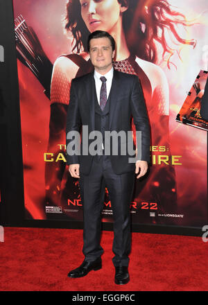 LOS ANGELES, CA - le 18 novembre 2013 : Josh Hutcherson au US première de son film 'The Hunger Games : Catching Fire' lors de la Nokia Theatre la vivre. Banque D'Images