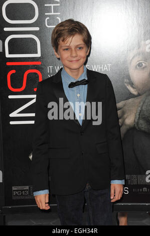 LOS ANGELES, CA - le 10 septembre 2013 : Ty Simpkins lors de la première mondiale de son film 'Chapitre 2' insidieux à Universal Citywalk, Hollywood. Banque D'Images