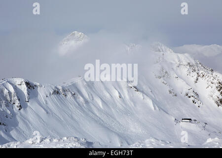 Troisième pic Aigbi dans les montagnes du Caucase. Banque D'Images