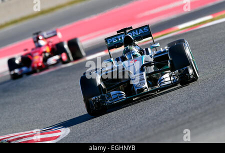 Nico Rosberg (GER), Mercedes-Benz Amg Petronas F1 Team W06, Sebastian Vettel (GER), la Scuderia Ferrari SF15-T, les essais de Formule 1 Banque D'Images