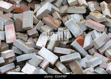 Un tas de briques de silicate de calcium sur un site de construction Banque D'Images