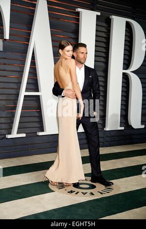 Beverly Hills, CA, USA. Feb 23, 2015. Behati Prinsloo, Adam Levine.Vanity Fair Oscar Party 2015.Los Angeles, CA.22 février 2015. © Roger Harvey/Globe Photos/ZUMA/Alamy Fil Live News Banque D'Images