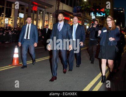 Hollywood, Los Angeles, Californie, USA. Feb 24, 2015. L'acteur américain Will Smith acteur et arrive à la première mondiale de Warner Bros Pictures 'Focus' au théâtre chinois de Grauman à Hollywood, Los Angeles, Californie, USA, 24 février 2015. Photo : Hubert Boesl /dpa - PAS DE FIL - SERVICE/dpa/Alamy Live News Banque D'Images