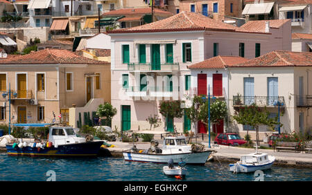 Quai sur l'île de Poros, Argolide, Péloponnèse, Grèce Banque D'Images