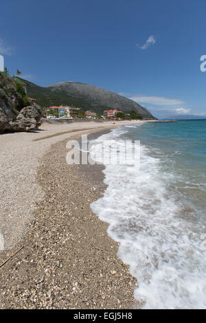 Ville de Poros, Céphalonie. Vue pittoresque de la plage de Poros et l'esplanade sur le sud-est de Céphalonie. Banque D'Images