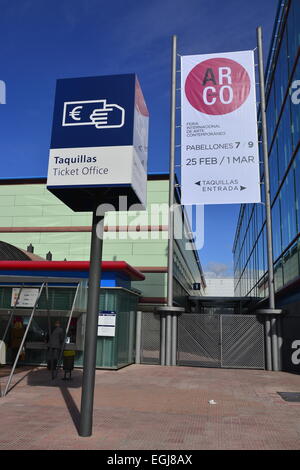 Madrid, Espagne. Feb 25, 2015. Entrée de ARCO, une exposition internationale d'Art Contemporain à Madrid, Espagne. Credit : Marcos del Mazo/Alamy Live News Banque D'Images