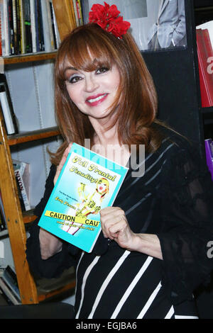 Judy Tenuta signe des exemplaires de son nouveau livre 'Plein' Tenudity frontale à Larry Edmunds Bookshop avec : Judy Tenuta Où : Los Angeles, California, United States Quand : 20 août 2014 Banque D'Images