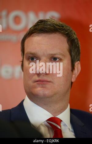 Barnsley, au Royaume-Uni. Le mercredi 25 février 2015. Barnsley FC directeur Ben Mansford. Photo : Scott Bairstow/Alamy Banque D'Images