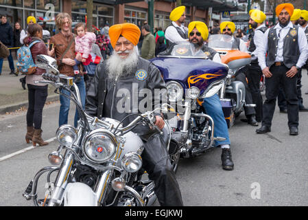 Club Moto Sikh, dans le défilé, Vancouver, British Columbia, Canada Banque D'Images