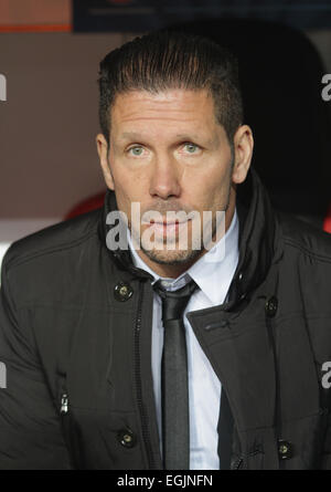 Leverkusen, Allemagne, le 25 février, 2015. Ligue des Champions, 16, première étape, Bayer 04 Leverkusen vs Atletico Madrid : Headcoach Diego Simeone (Atletico Madrid). Credit : Juergen Schwarz/Alamy Live News Banque D'Images