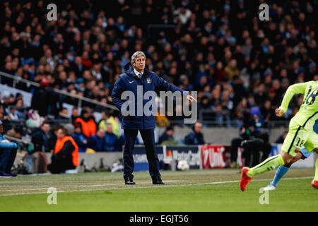 Manchester, UK. Feb 24, 2015. Manuel Pellegrini (Man C) Football/Football : Manchester City Manager Manuel Pellegrini au cours de l'UEFA Champions League Round de 16 Premier match de jambe entre Manchester City et Barcelone au stade Etihad à Manchester, Angleterre . © AFLO/Alamy Live News Banque D'Images