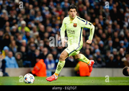 Manchester, UK. Feb 24, 2015. Luis Suarez (Barcelone) Football/soccer : Luis Suarez de Barcelone au cours de l'UEFA Champions League Round de 16 Premier match de jambe entre Manchester City et Barcelone au stade Etihad à Manchester, Angleterre . © AFLO/Alamy Live News Banque D'Images