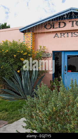 Et Agave Tecoma à l'entrée du restaurant à Tucson, Arizona Banque D'Images
