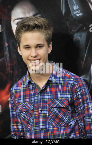 LOS ANGELES, CA - le 26 août 2013 : Ryan Beatty à la première de "Getaway" au Regency Village Theatre, Westwood. Banque D'Images