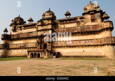 17e siècle Jahangir Mahal Palace Orchha Madyha Pradesh Inde Banque D'Images