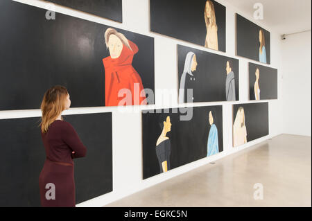 Timothy Taylor Gallery, Mayfair, London, UK. 26 Février, 2015. Black Paintings, une exposition de nouvelles, les grandes peintures d'Alex Katz. L'objet de plus de 200 expositions individuelles et près de 500 expositions de groupe à l'échelle internationale depuis 1951, Katz a été honoré par de nombreuses rétrospectives y compris le Whitney Museum of American Art, New York, USA ; Tate St Ives, UK ; Turner Contemporary, Margate, Royaume-Uni ; et le Musée Guggenheim, Bilbao, Espagne. L'exposition est présentée du 28 février au 2 avril 2015. Credit : Malcolm Park editorial/Alamy Live News Banque D'Images