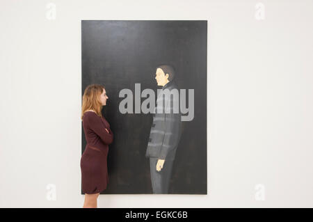 Timothy Taylor Gallery, Mayfair, London, UK. 26 Février, 2015. Black Paintings, une exposition de nouvelles, les grandes peintures d'Alex Katz. L'objet de plus de 200 expositions individuelles et près de 500 expositions de groupe à l'échelle internationale depuis 1951, Katz a été honoré par de nombreuses rétrospectives y compris le Whitney Museum of American Art, New York, USA ; Tate St Ives, UK ; Turner Contemporary, Margate, Royaume-Uni ; et le Musée Guggenheim, Bilbao, Espagne. L'exposition est présentée du 28 février au 2 avril 2015. Credit : Malcolm Park editorial/Alamy Live News Banque D'Images