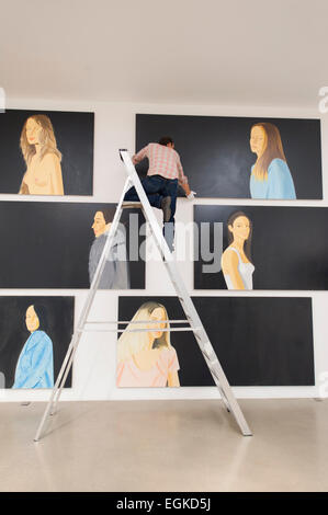 Timothy Taylor Gallery, Mayfair, London, UK. 26 Février, 2015. Black Paintings, une exposition de nouvelles, les grandes peintures d'Alex Katz. L'objet de plus de 200 expositions individuelles et près de 500 expositions de groupe à l'échelle internationale depuis 1951, Katz a été honoré par de nombreuses rétrospectives y compris le Whitney Museum of American Art, New York, USA ; Tate St Ives, UK ; Turner Contemporary, Margate, Royaume-Uni ; et le Musée Guggenheim, Bilbao, Espagne. L'exposition est présentée du 28 février au 2 avril 2015. Credit : Malcolm Park editorial/Alamy Live News Banque D'Images