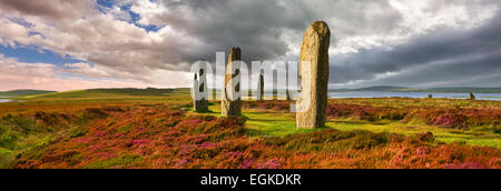 L'anneau de Shetlands, 2 500 à 2 000 environ avant J.C., un cercle de pierre néolithique henge ou Site du patrimoine mondial de l'UNESCO, Orkney, Scotland Banque D'Images