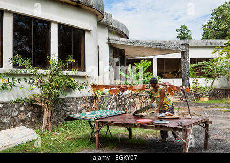 L'ancien roi Sihanouk's Mansion en haut de la colline à Kep, au Cambodge. Banque D'Images