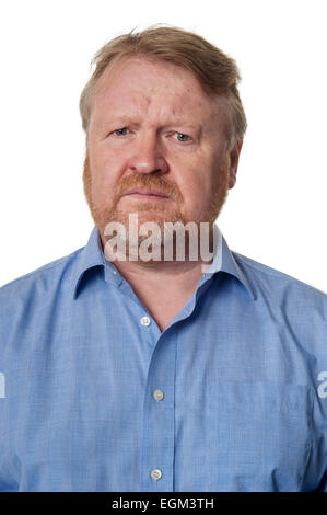 Portrait de barbu concernés d'âge moyen de l'embonpoint man isolated on white Banque D'Images