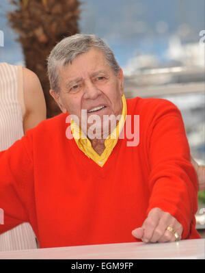 CANNES, FRANCE - 23 MAI 2013 : Jerry Lewis à une séance de photos pour son film 'Rose' à la 66e Festival de Cannes. Banque D'Images