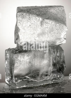 Blocs de glace dans l'Éclairage dramatique Banque D'Images