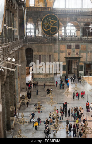 ISTANBUL, Turquie / Türkiye — construite à l'origine en 537, elle a servi de cathédrale orthodoxe orientale, de cathédrale catholique romaine, de mosquée et maintenant de musée. Aussi connu sous le nom d'Ayasofya ou Aya Sofia, c'est l'un des principaux monuments d'Istanbul. Banque D'Images