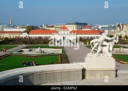 Vue sur les jardins de palais du Belvédère inférieur, Schloss Belvedere Palace, 3ème arrondissement, Vienne, Autriche Banque D'Images