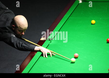 Gdynia, Pologne. 27 Février, 2015. Gdynia Snooker PTC Polish Open 2015. Liang Wenbo fait face à Robbie Williams au cours de la première journée de tournoi à Gdynia Arena sports hall Crédit : Michal Fludra/Alamy Live News Banque D'Images