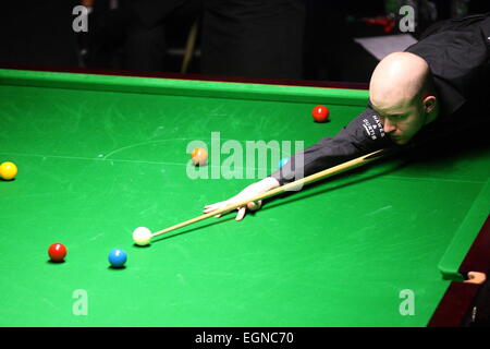 Gdynia, Pologne. 27 Février, 2015. Gdynia Snooker PTC Polish Open 2015. Liang Wenbo fait face à Robbie Williams au cours de la première journée de tournoi à Gdynia Arena sports hall Crédit : Michal Fludra/Alamy Live News Banque D'Images