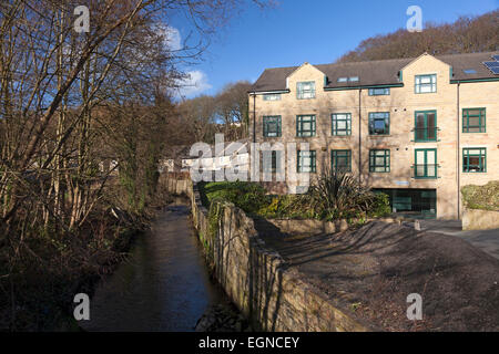 Mill Brook Hebble, maintenant converti en appartements, Halifax, West Yorkshire Banque D'Images