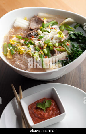 Pho Soupe Style avec le steak Banque D'Images