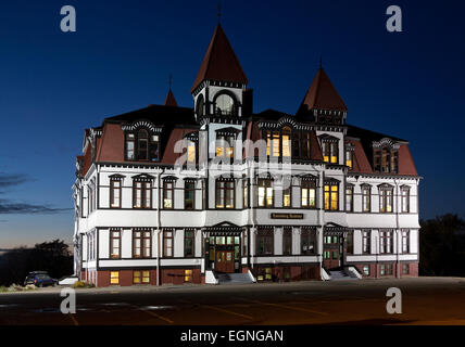 Au crépuscule de l'Académie de Lunenburg, Nouvelle-Écosse, Canada Banque D'Images