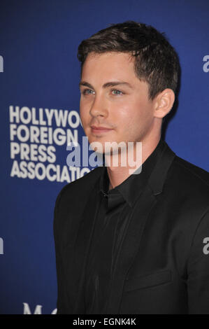 Los Angeles, CA - le 14 août 2014 : l'Acteur Logan Lerman à la Hollywood Foreign Press Association subventions annuelles du banquet à l'hôtel Beverly Hilton. Banque D'Images