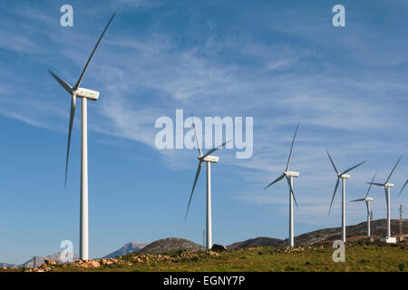 Les éoliennes près de Ardales, la province de Malaga, Andalousie, espagne. Banque D'Images