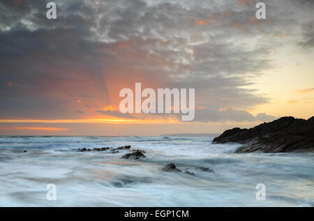 Coucher de soleil sur Sharrow Whitsand Bay Point Banque D'Images