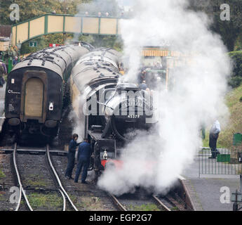 La locomotive à vapeur 45379 à Ropley station sur le milieu Hants Railway, Cresson (ligne), au cours de l'automne Gala, Hampshire, au Royaume-Uni. Banque D'Images